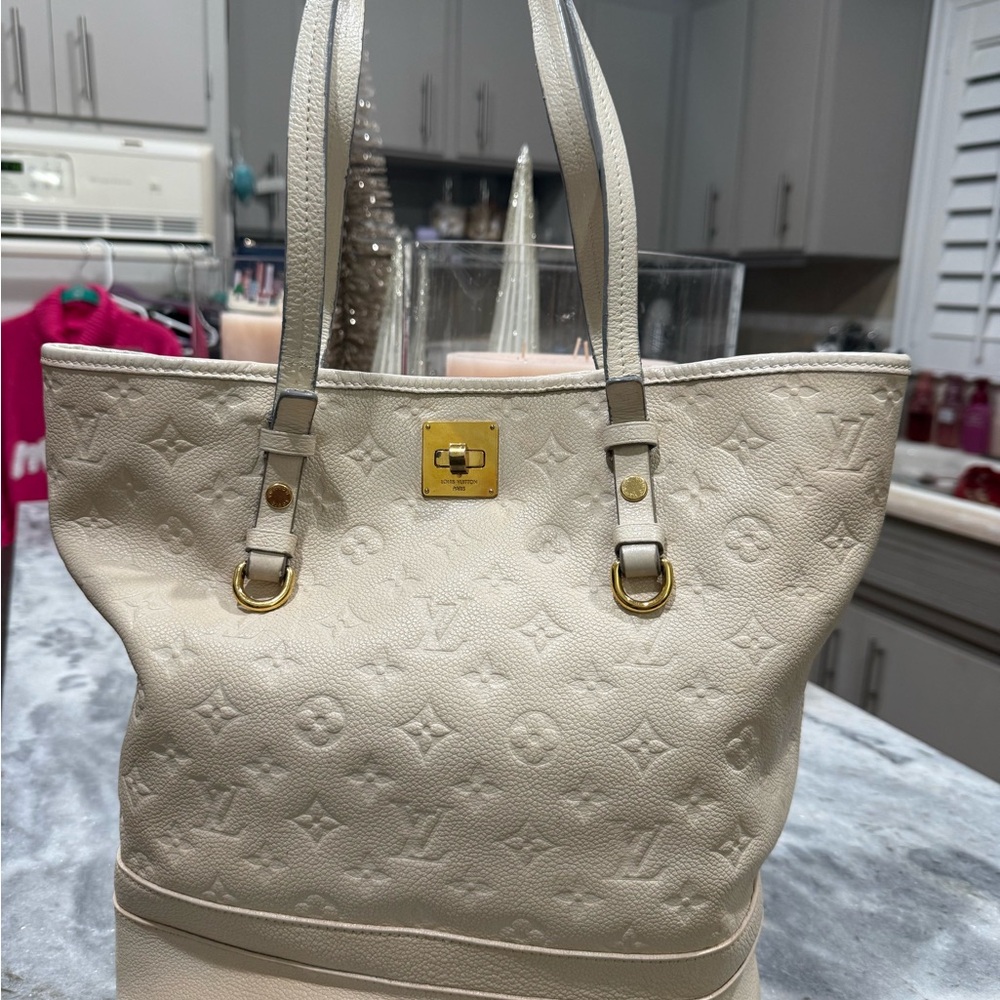 Louis Vuitton Empriente Citadines Tote - Picture 8 of 10